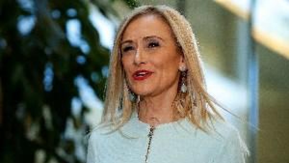 La jueza procesa a Cifuentes por su máster en la Rey Juan Carlos