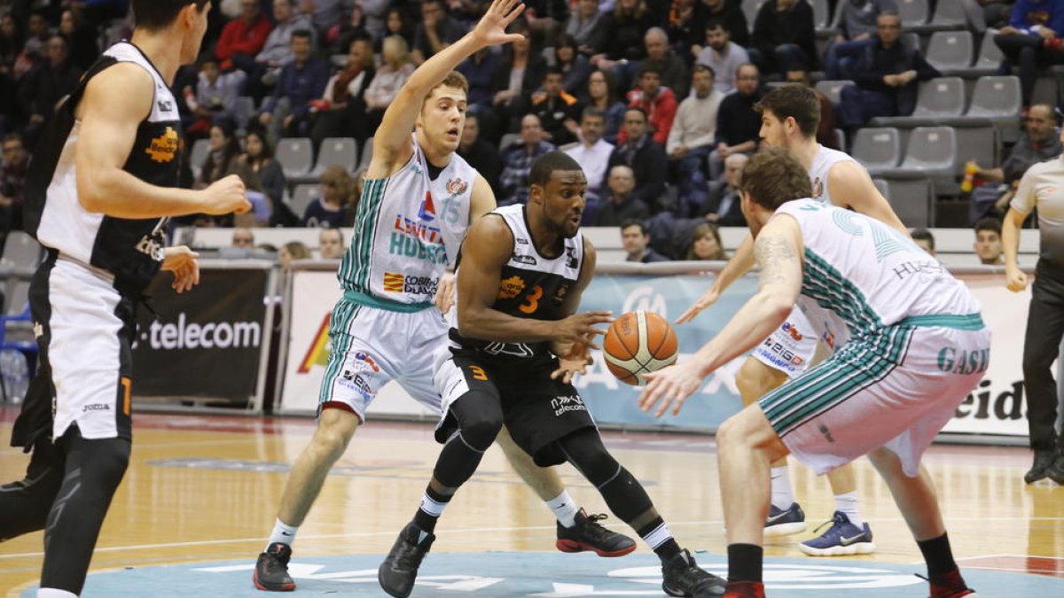 El Actel Lleida, arrollado por el líder Breogán (81-49)