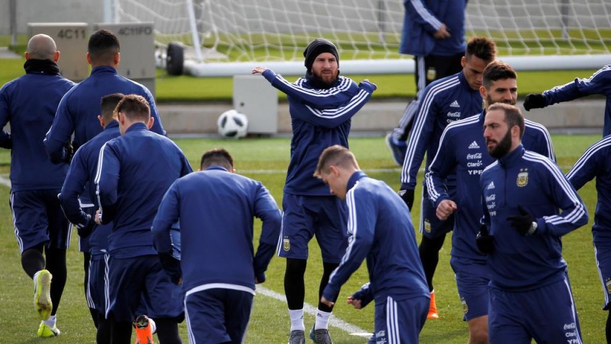 Messi ayer con la selección argentina en la sesión de entrenamiento en Valdebebas.