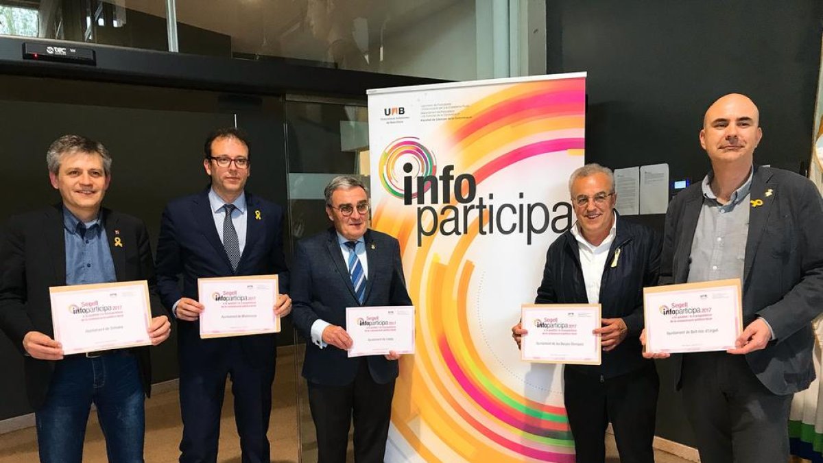 Els alcaldes dels municipis guardonats.