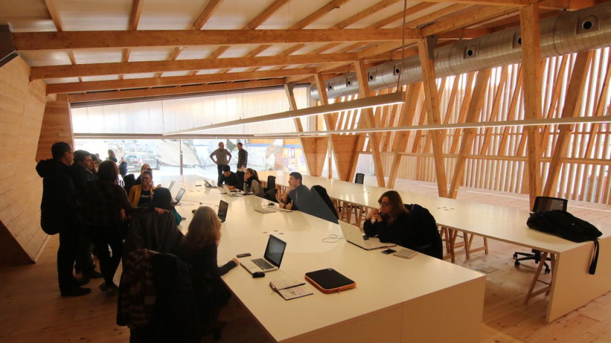 Una desena d'emprenedors estrena la Casa de Fusta del Centre Històric
