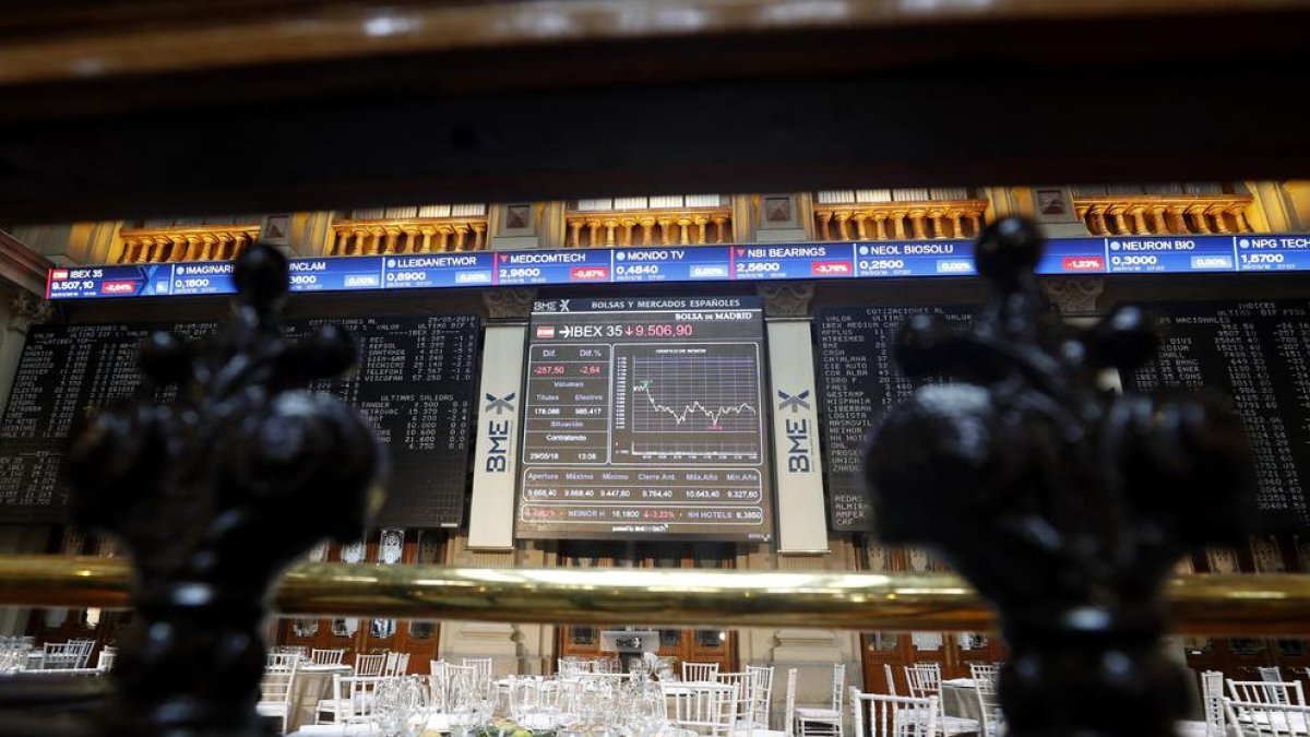 La Borsa de Madrid, ahir, en números vermells.