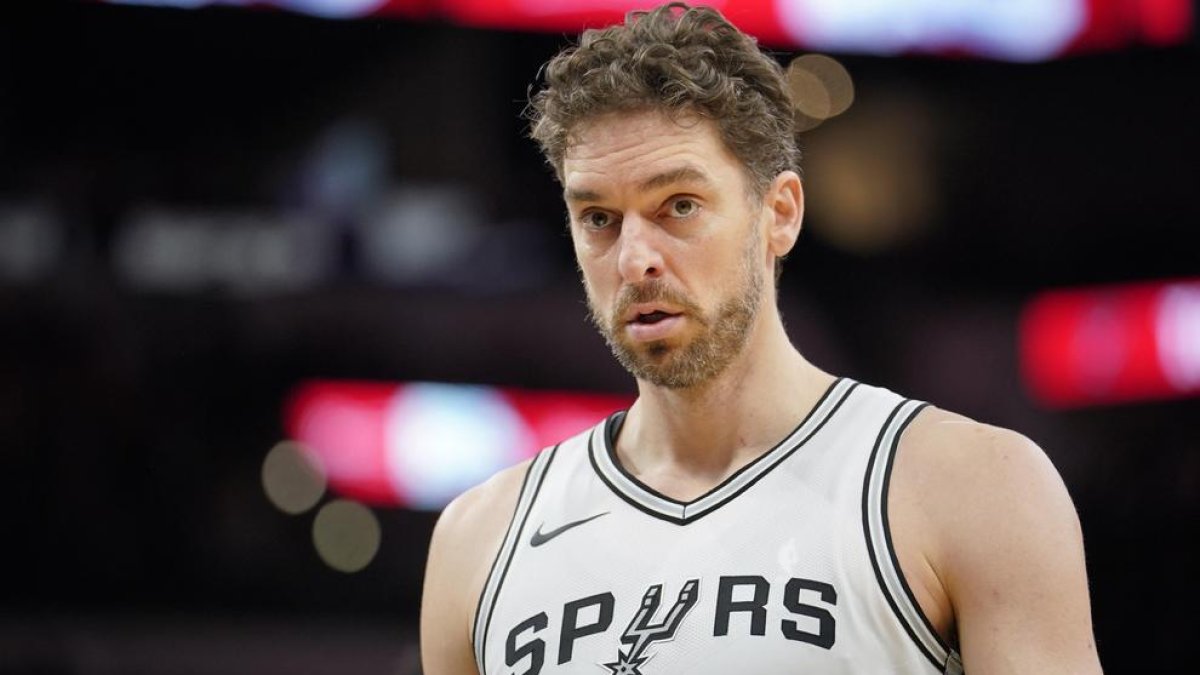 Pau Gasol, en un partido de los Spurs.