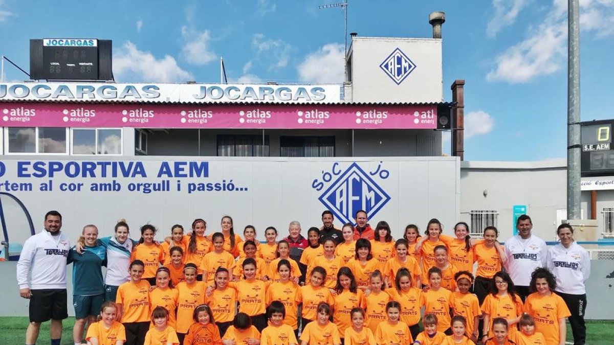 Las jugadoras del Campus Swansea Ladies LSA asistirán mañana al Barça-Lyon de la Champions femenina.