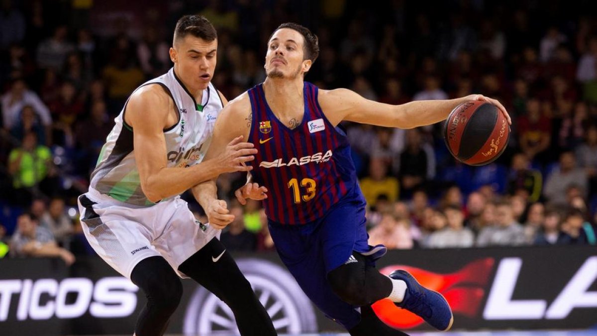 Thomas Heurtel y Nenad Dimitrijevic en una acción durante el partido entre el Barça y el Joventut.