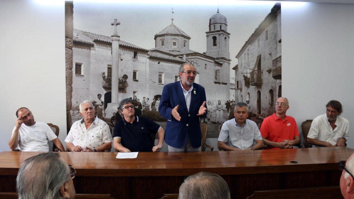 Un instant de la inauguració de les noves instal·lacions de l’ajuntament, ahir a Sudanell.