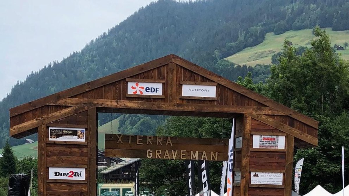 Xavier Jové después de cruzar la línea de meta de la prueba.