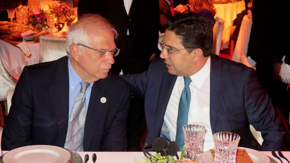 El ministro de Exteriores, Josep Borrell, y su homólogo marroquí.
