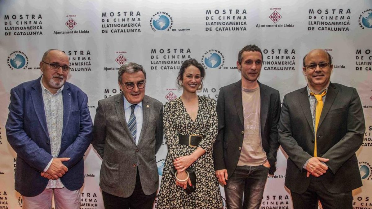 Juan Ferrer, Àngel Ros, Aida Folch, Pablo Derqui y Ramon Royes, ayer en la Llotja antes de la gala de clausura de la Mostra.