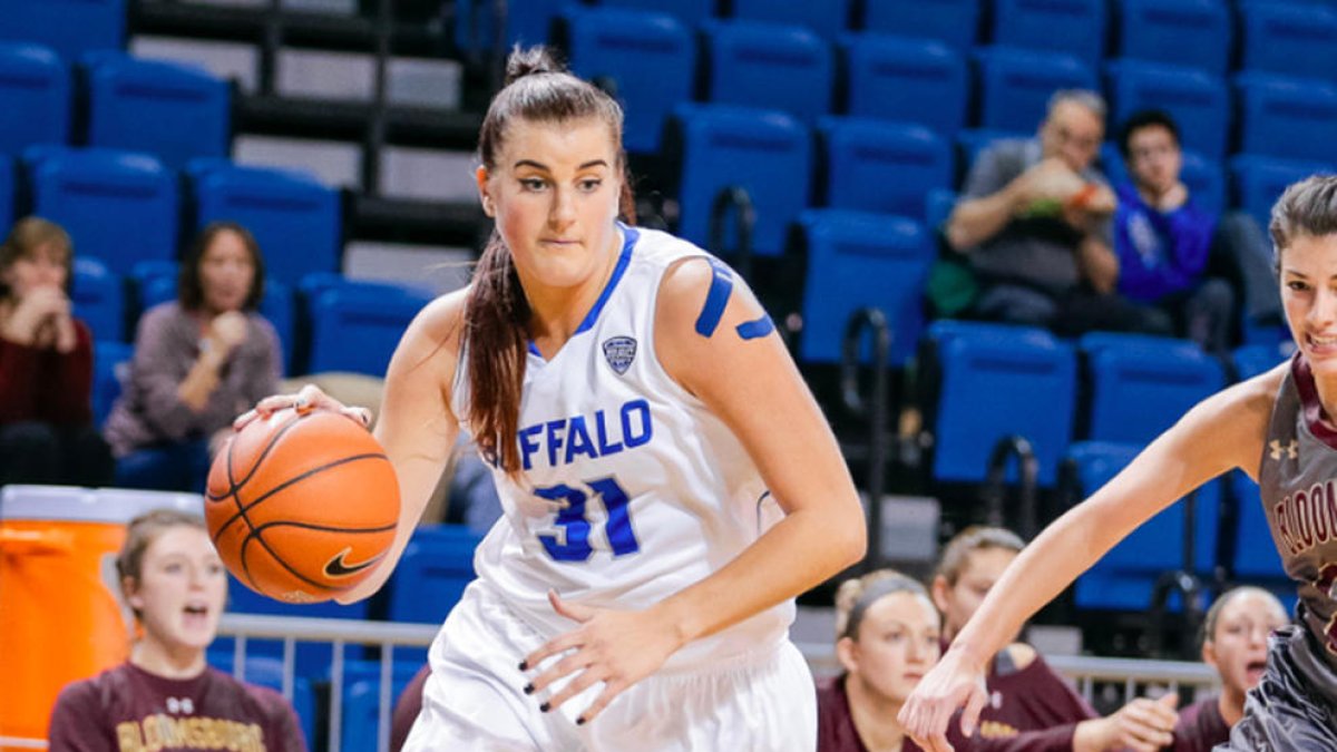 Cassie Oursler, durant l’etapa universitària amb les Buffalo Bulls.