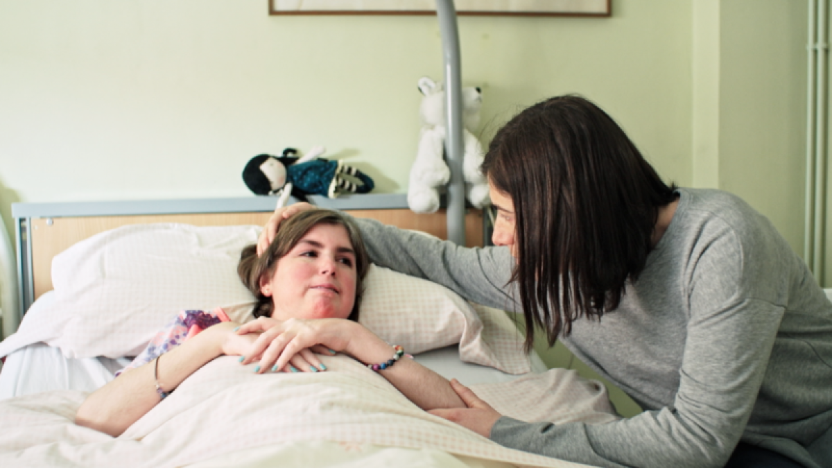 Los equipos de PADES se ocupan del cuidado de personas enfermas terminales, en ‘Les pal·liatives’.