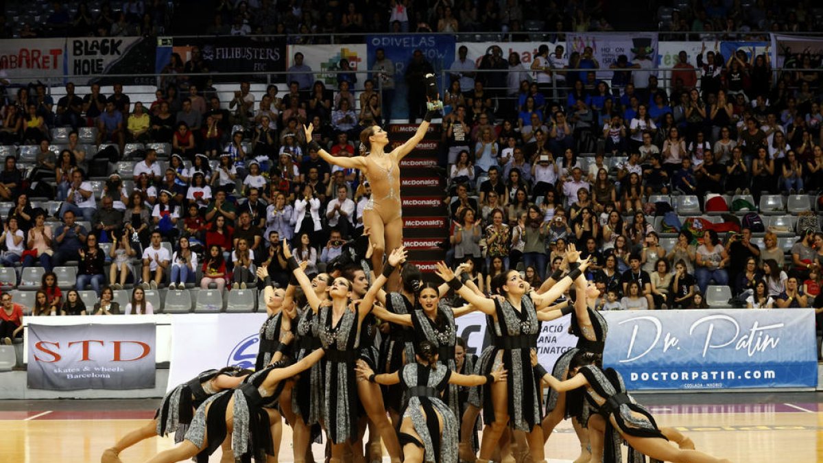 Una espectacular composició d’un dels Grups Xou Grans que van participar ahir a l’última jornada de l’Europeu disputat al Barris Nord.