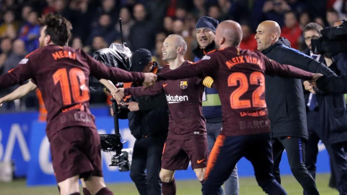 La gespa de Riazor va ser l’escenari improvisat per celebrar el títol de Lliga.