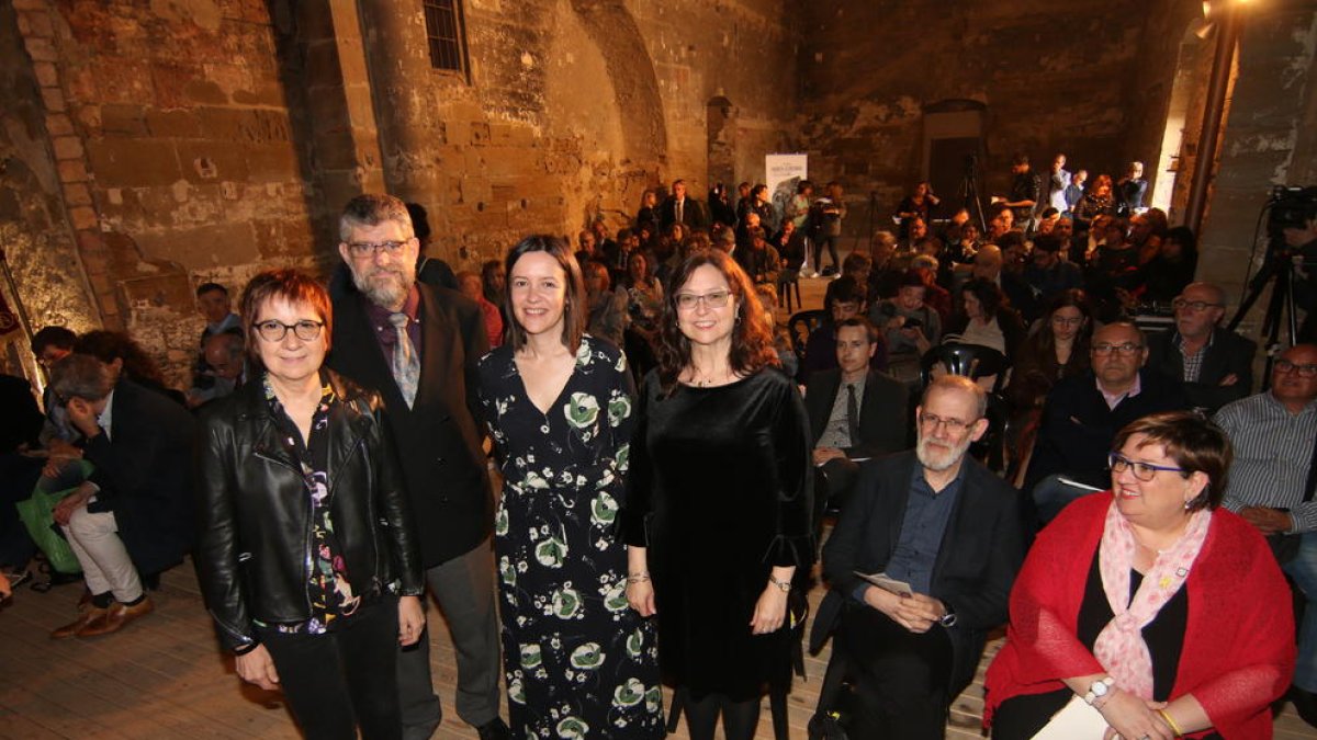 Ares Escribà, segunda por la izquierda, fue la pregonera de esta edición.