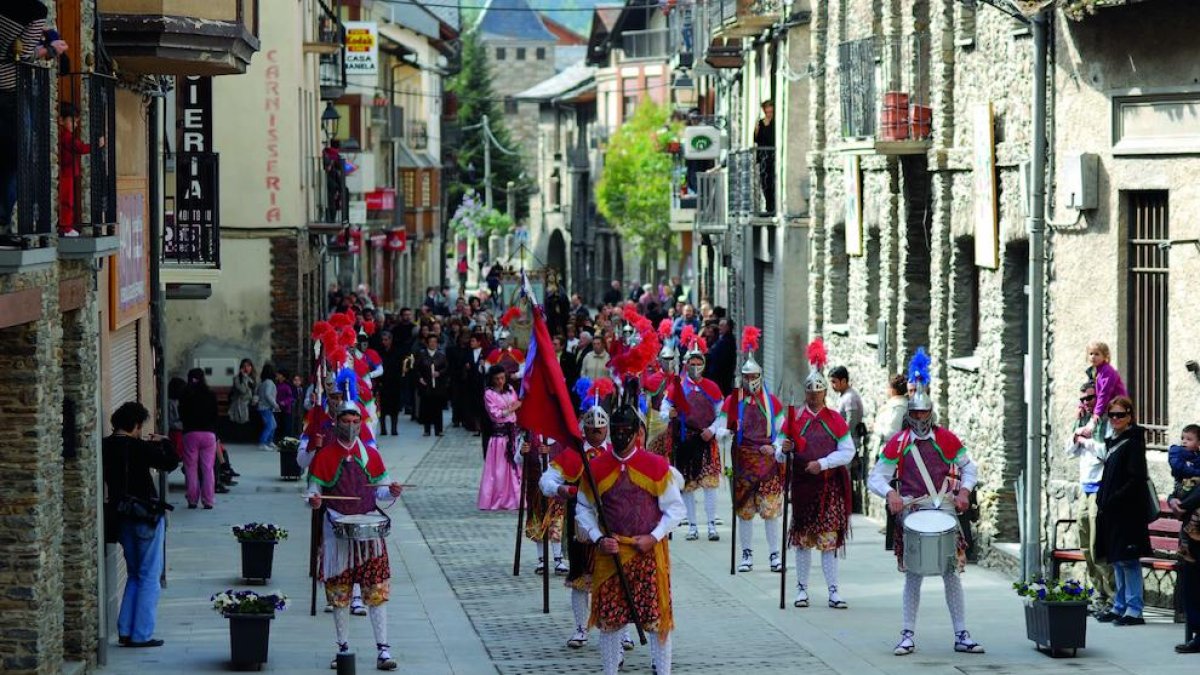 Imatge d’arxiu d’una processó dels Armats celebrada a Esterri d’Àneu.
