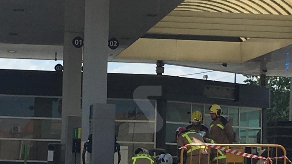 Ferit greu per una deflagració a la gasolinera de Fonolleres