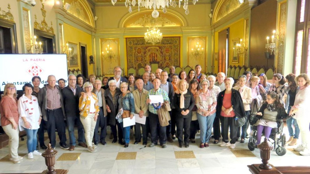Acto de clausura del curso de formación para cuidadores no profesionales ayer en la Paeria.