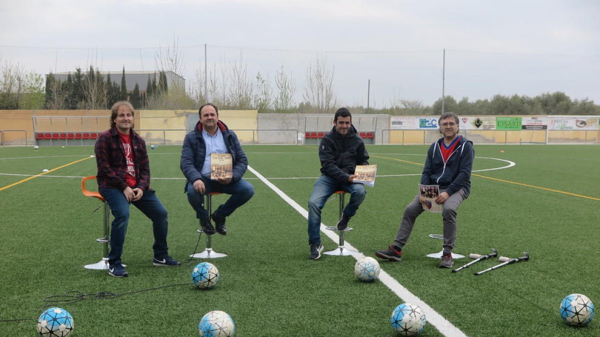 Els autors del llibre durant la presentació.