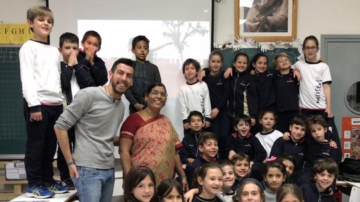 Sujatha Baddi, durante la visita al colegio Maristes de Lleida.