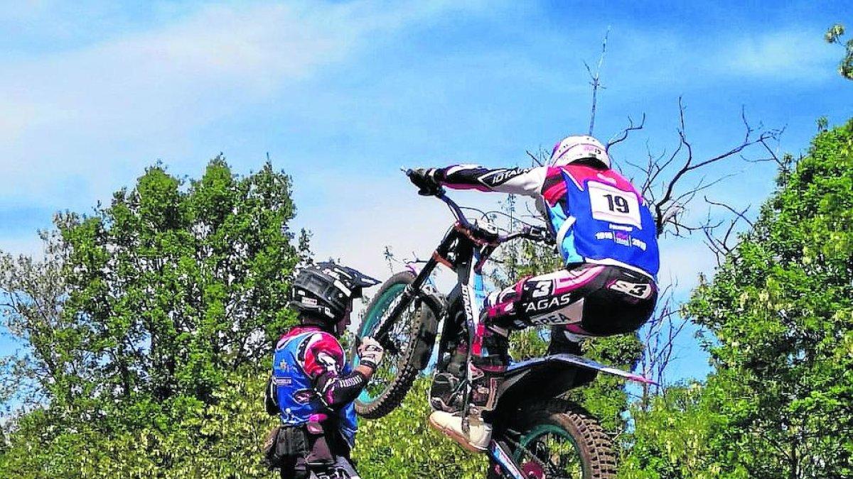 El piloto leridano, superando una de las zonas de la prueba.