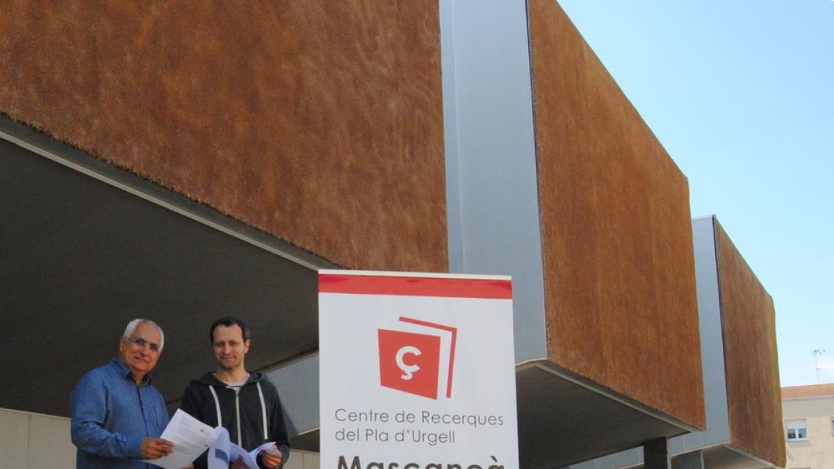 Soldevila y Suau, ayer en el Arxiu Comarcal del Pla d’Urgell.