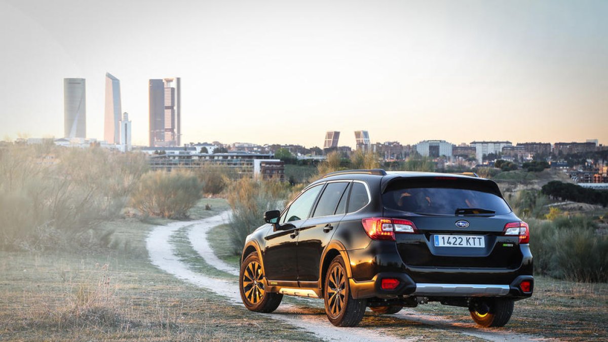 Subaru renova la gamma tot camí amb l'Outback