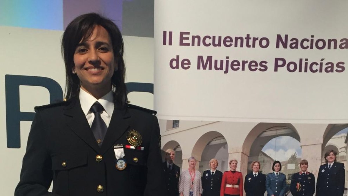 Imagen de la agente de la Guardia Urbana de Lleida.