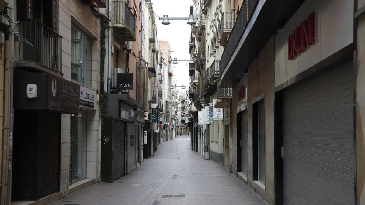Atípica imatge del carrer Major de Lleida completament buit, el mes d’abril passat, per la Covid.