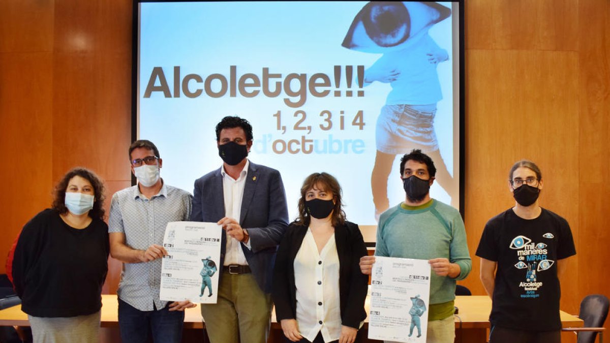 Presentación ayer en Alcoletge del nuevo festival Mil Maneres.