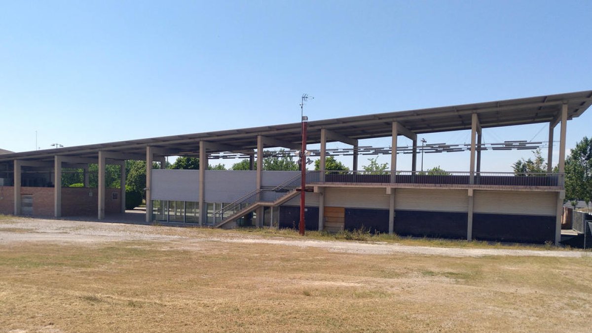 El camping dará cabida a entre 150 y 200 coches.