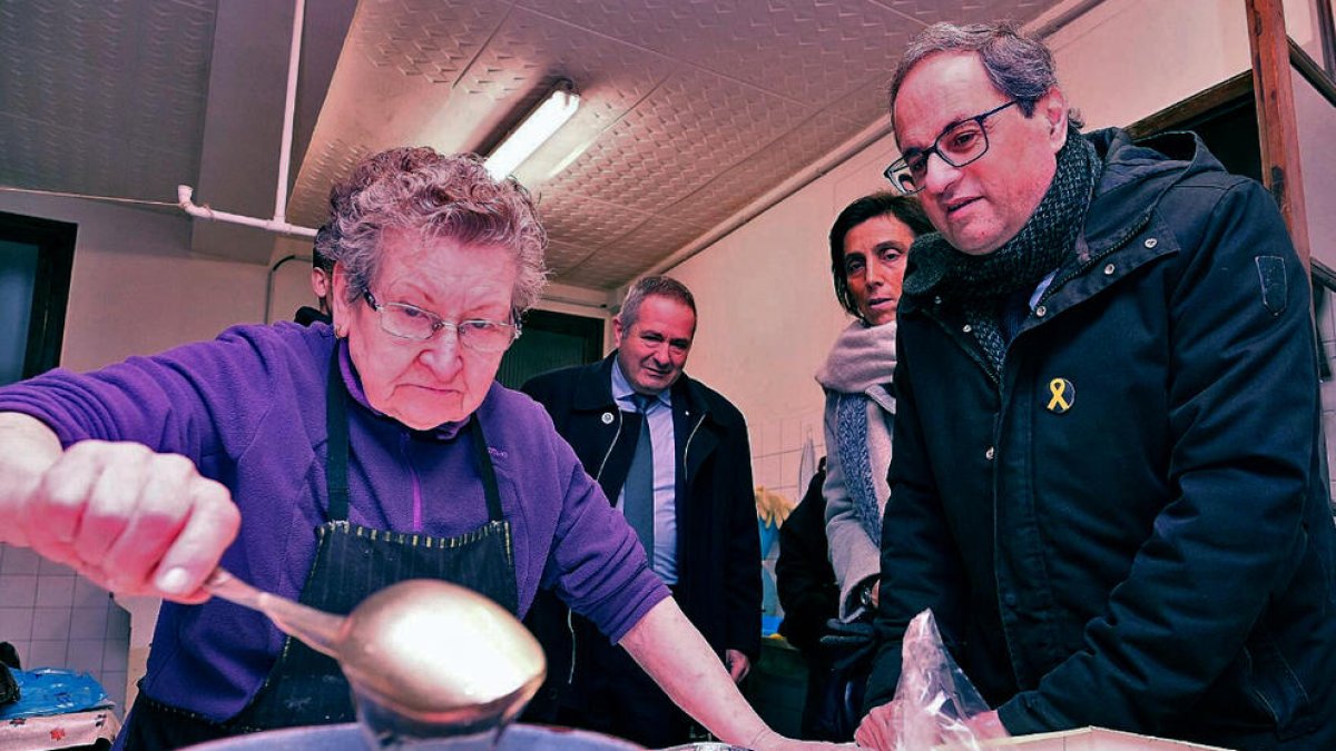 Imagen de Quim Torra ayer, durante su visita al municipio de Arnes, en la provincia de Tarragona.