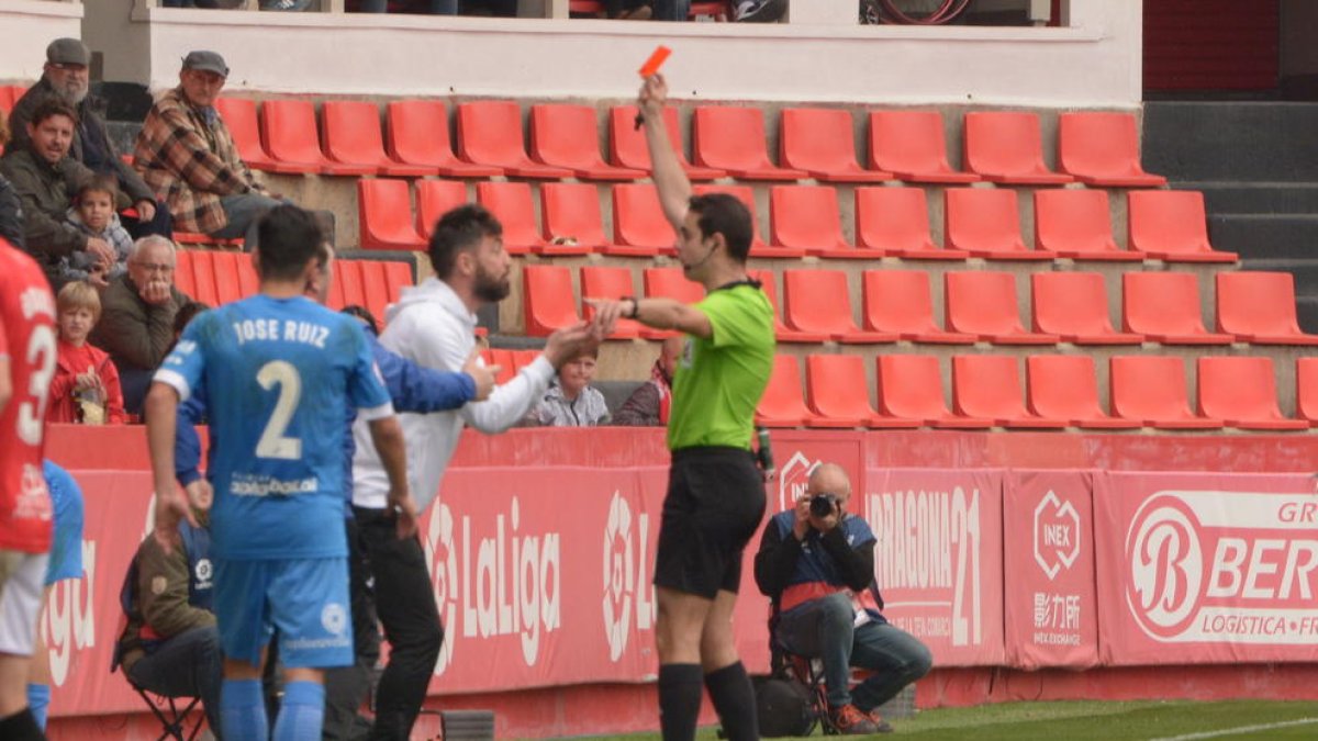 Molo, en el moment de ser expulsat a Tarragona.