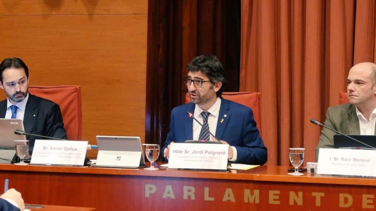 El conseller Jordi Puigneró, ahir, en una compareixença al Parlament.