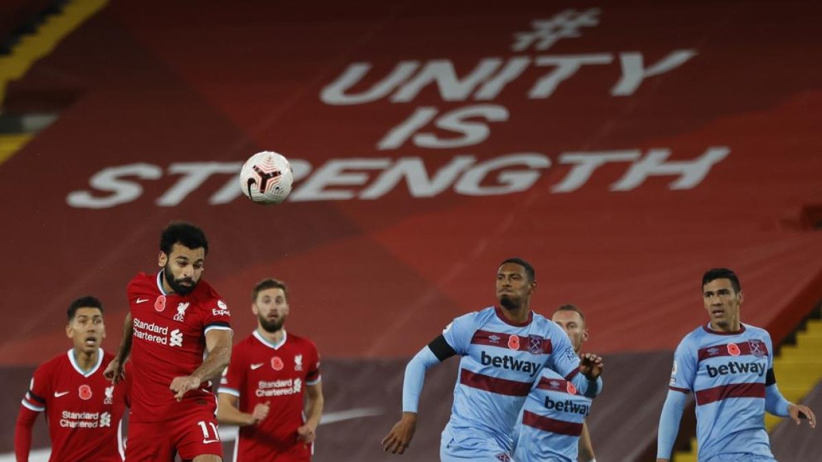 El Liverpool, líder provisional, y triunfos de Chelsea y City