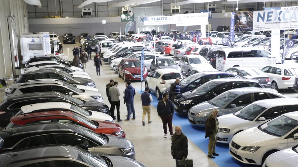 El salón automovilístico cuenta con casi 6.000 metros cuadrados de expositores en los Camps Elisis.