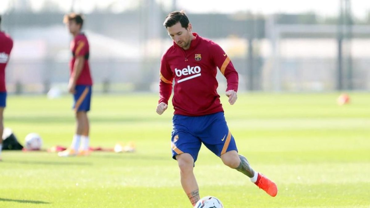 Leo Messi durante el entrenamiento en la Ciutat Esportiva.