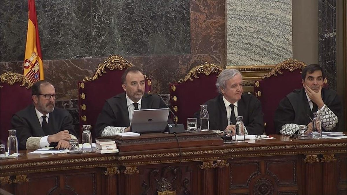 El cap del dispositiu a la seu de la CUP: 