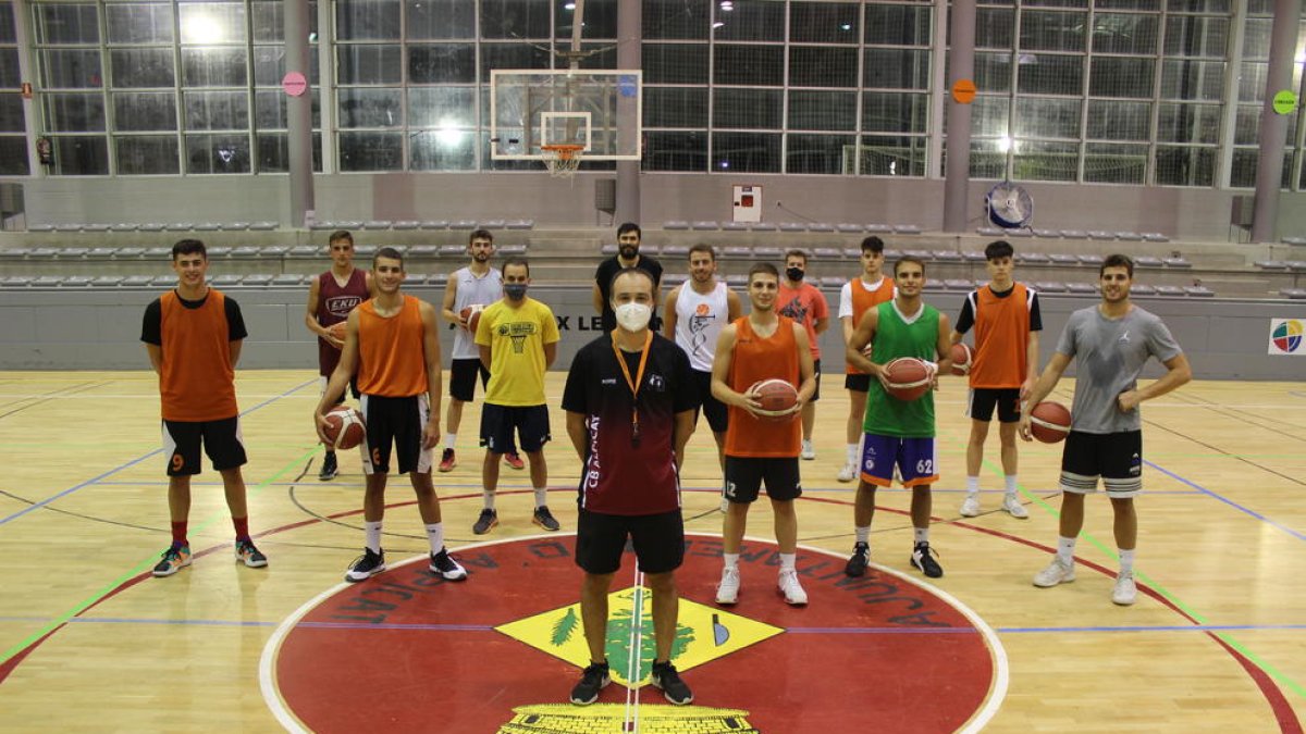El Alpicat inició ayer la pretemporada con el primer entrenamiento en el pabellón Antoni Roure.