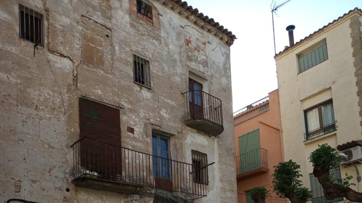 La zona ha sido acordonada por prevención.