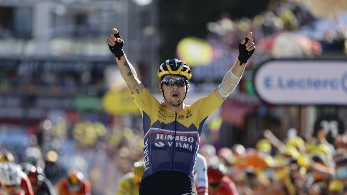 Primoz Roglic celebra su triunfo en Orcières-Merlette.