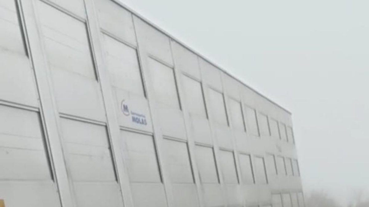 Imagen del tráiler que encalló en Gavet y cortó la carretera.