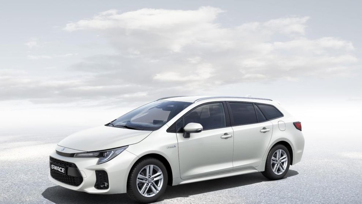 Suzuki llança el Swace, un familiar versàtil de comportament híbrid