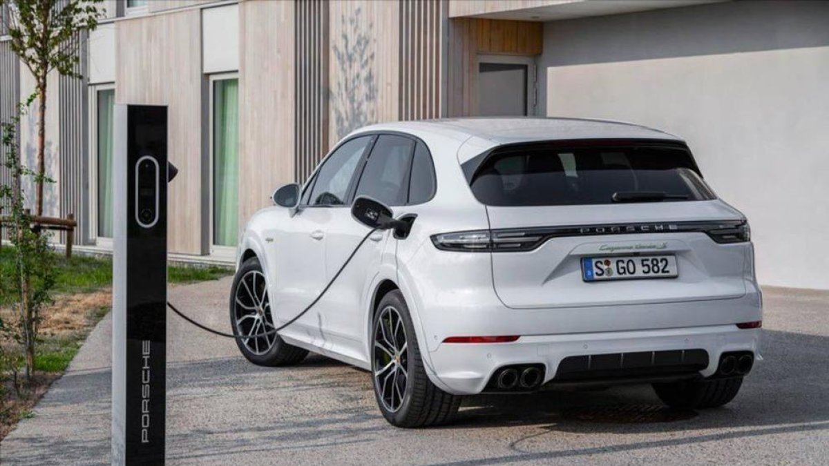 Creixen un 134% les vendes d'híbrids endollables