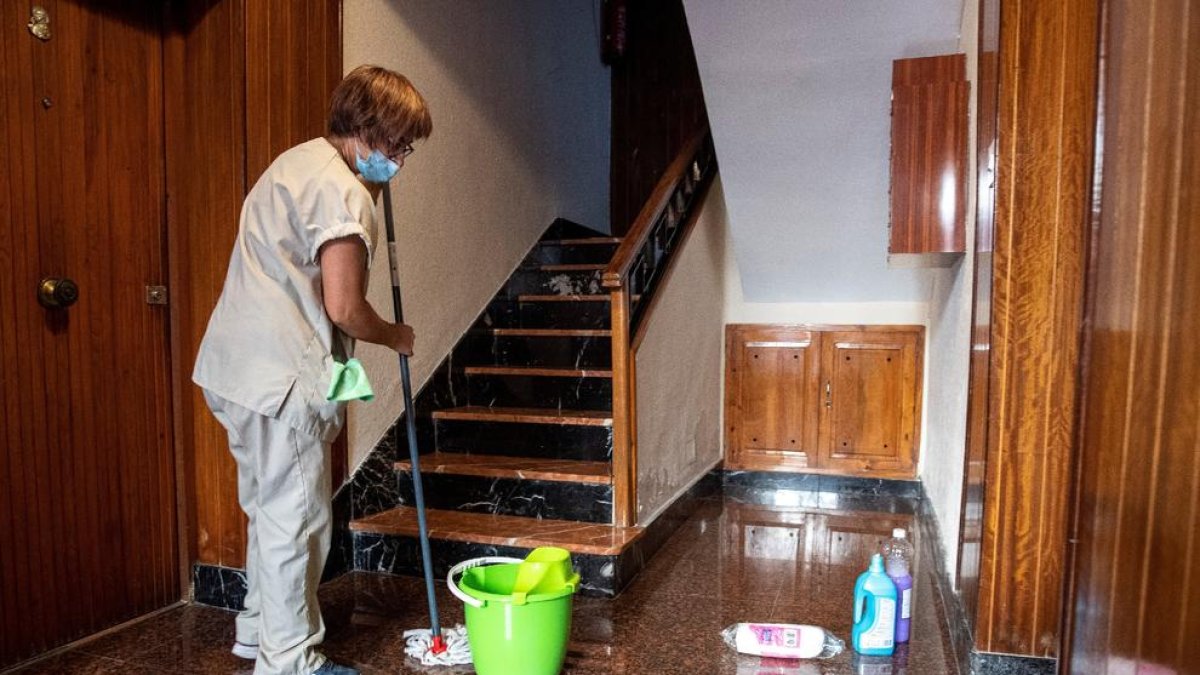 El colectivo de empleadas de hogar está sufriendo mucho la crisis.