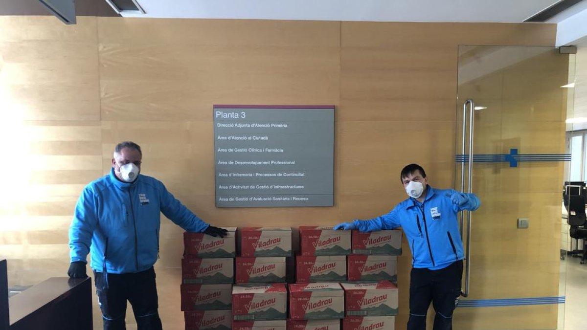 DAV SL ha repartit 65 caixes d'aigua per als treballadors de l'atenció primària de Lleida.