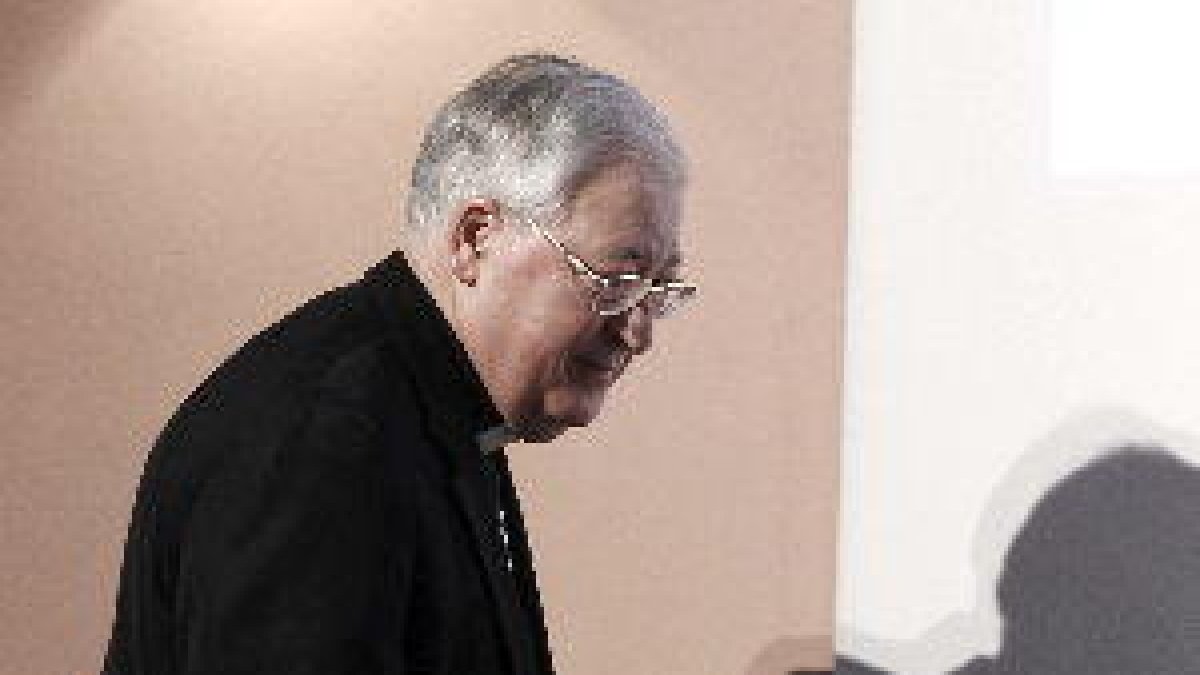 El bisbe d'Alcalá organitza cursos per 'curar' els gais