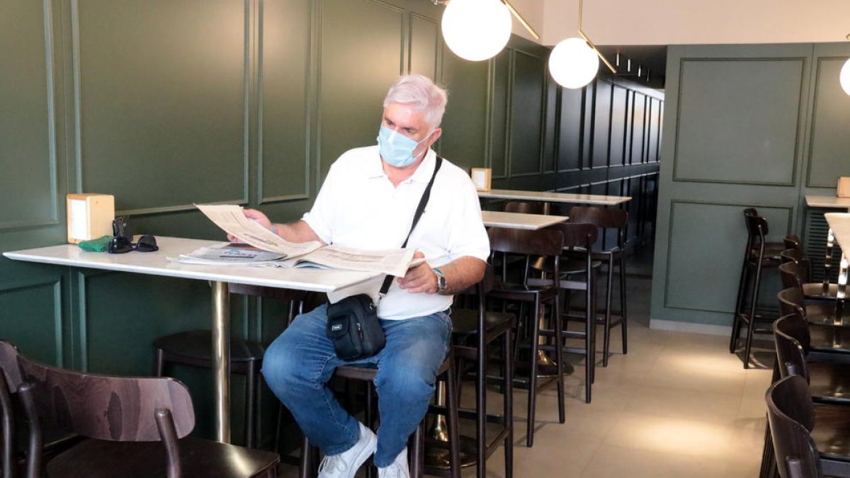 Els bars i restaurants de Lleida reobren l'interior dels establiments