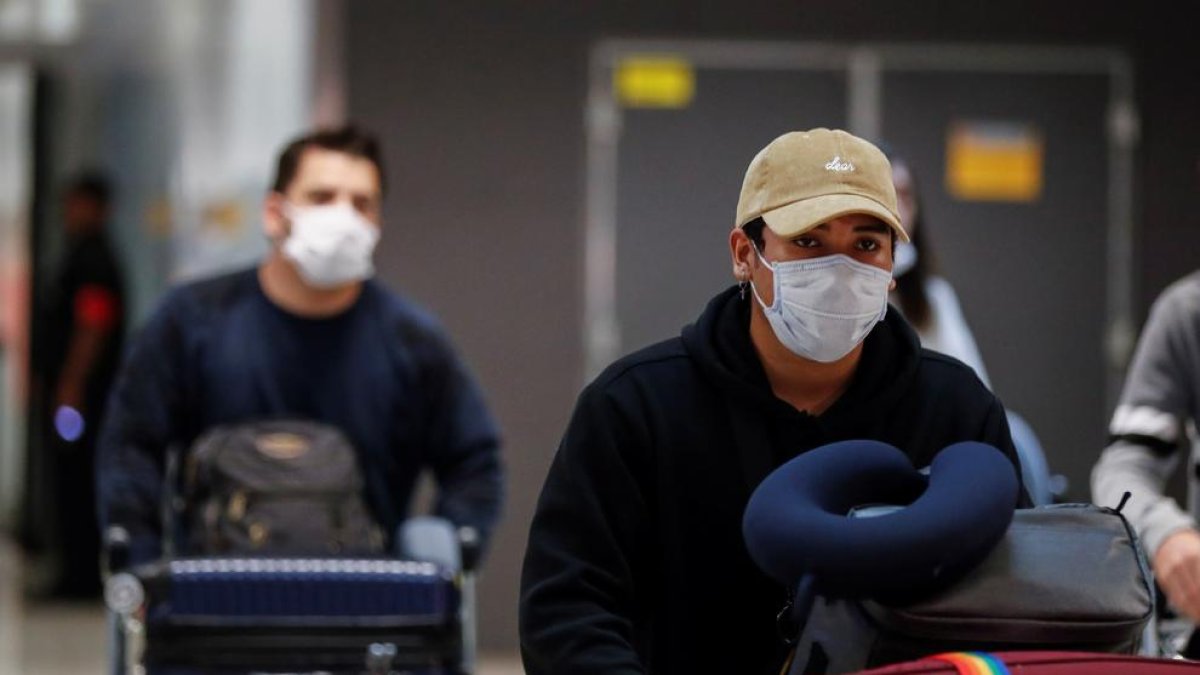 Els casos de coronavirus a Espanya superen ja el centenar