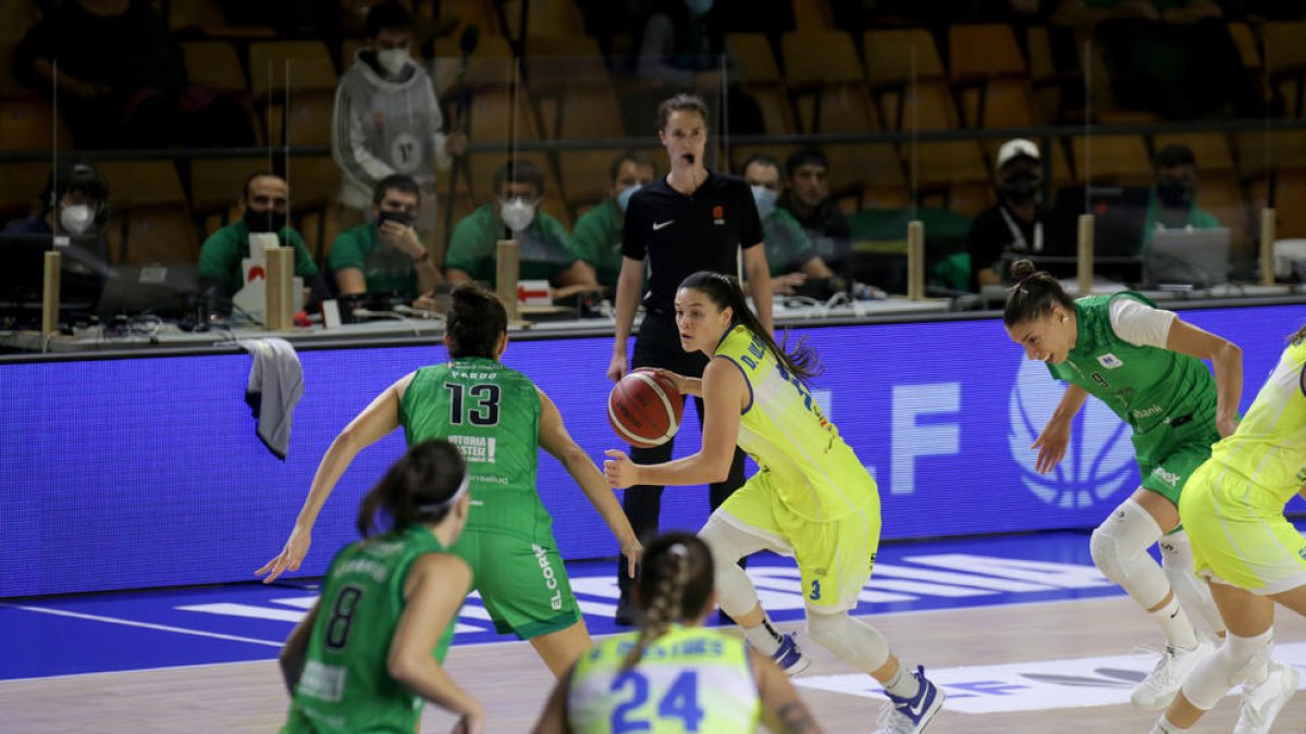 Danni Williams, durant el partit de Lliga davant l’Araski.
