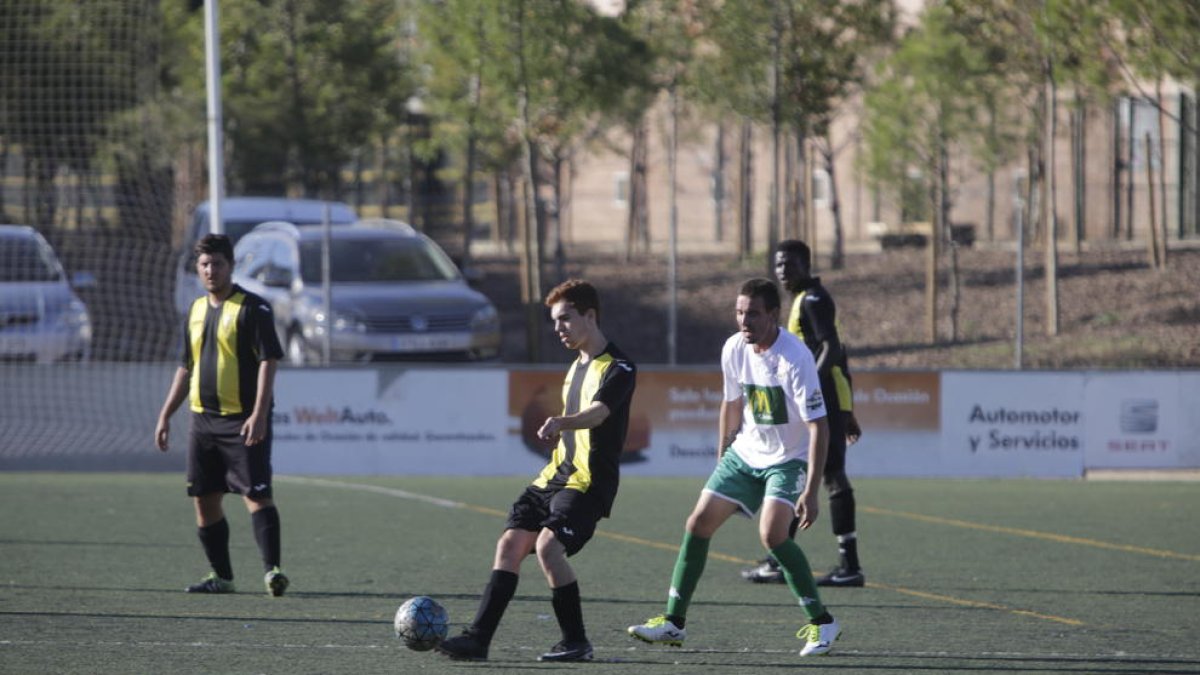 El Pardinyes B, en una imatge d’arxiu, no va passar de l’empat amb el Torres de Segre.